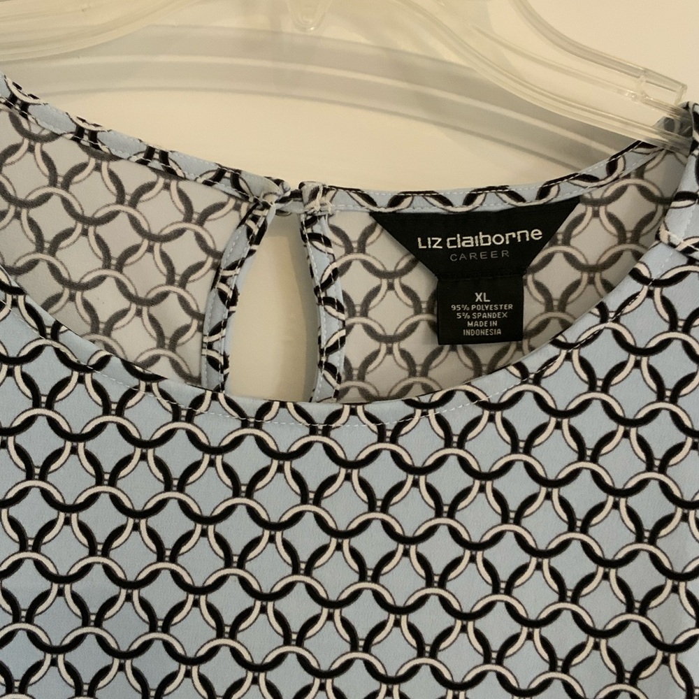 Liz Clairborne Patterned Women's Top - Picture 2 of 6